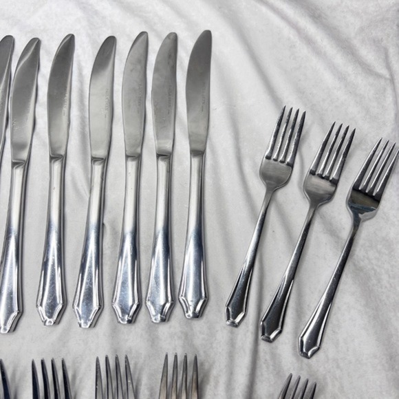 Paula Deen 24-Piece Stainless Steel Flatware Set Silverware - Picture 5 of 15